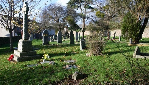 Commonwealth War Graves St Michael Churchyard
