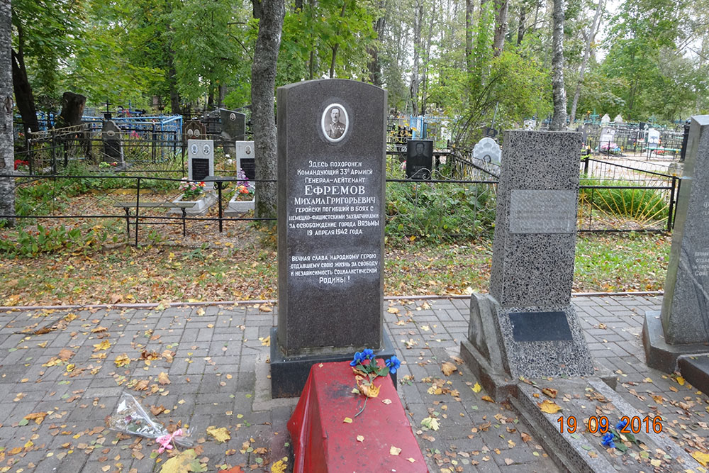 Grave General Mikhail Efremov