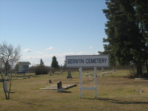 Commonwealth War Grave Berwyn Cemetery