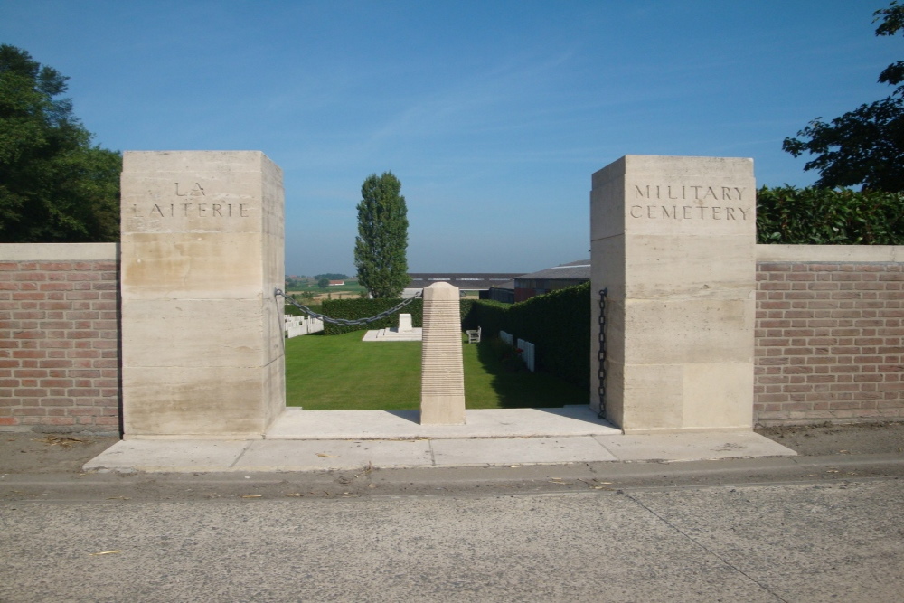 Commonwealth War Cemetery La Laiterie