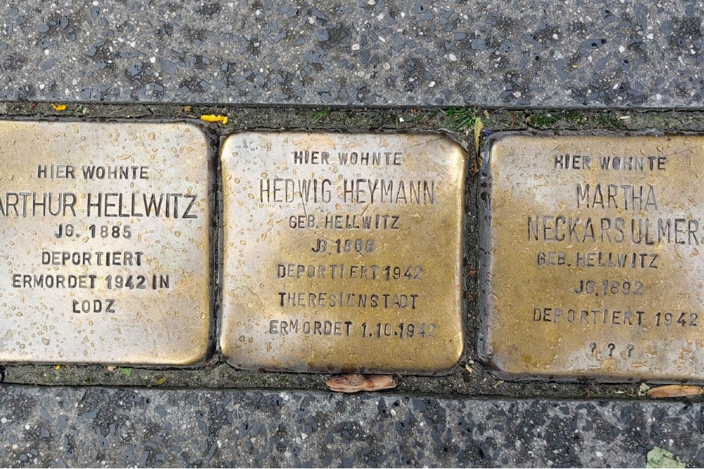 Stolpersteine Engerserstrae