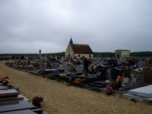 Commonwealth War Graves Senonches