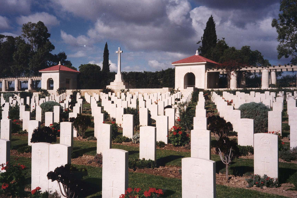 Commonwealth War Cemetery Massicault