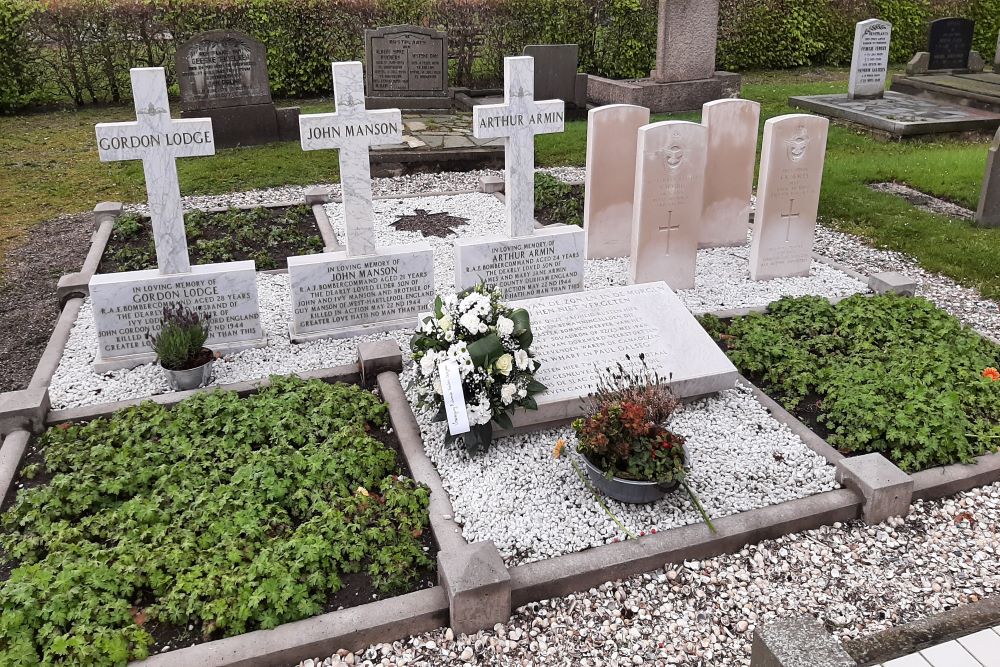 Commonwealth War Graves Municipal Cemetery Hoogkerk