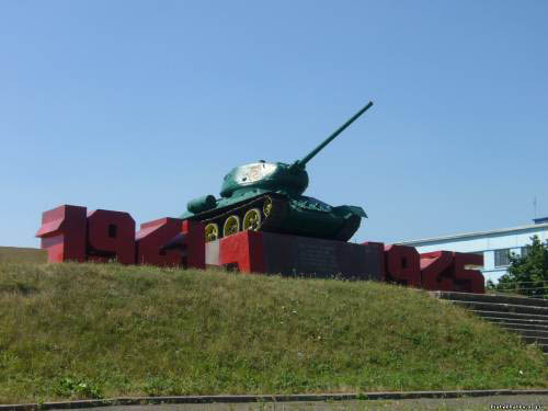 Bevrijdingsmonument (T-34/85 Tank) Piatykhatky