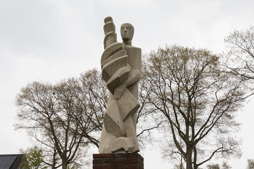 War Memorial Vorden #2