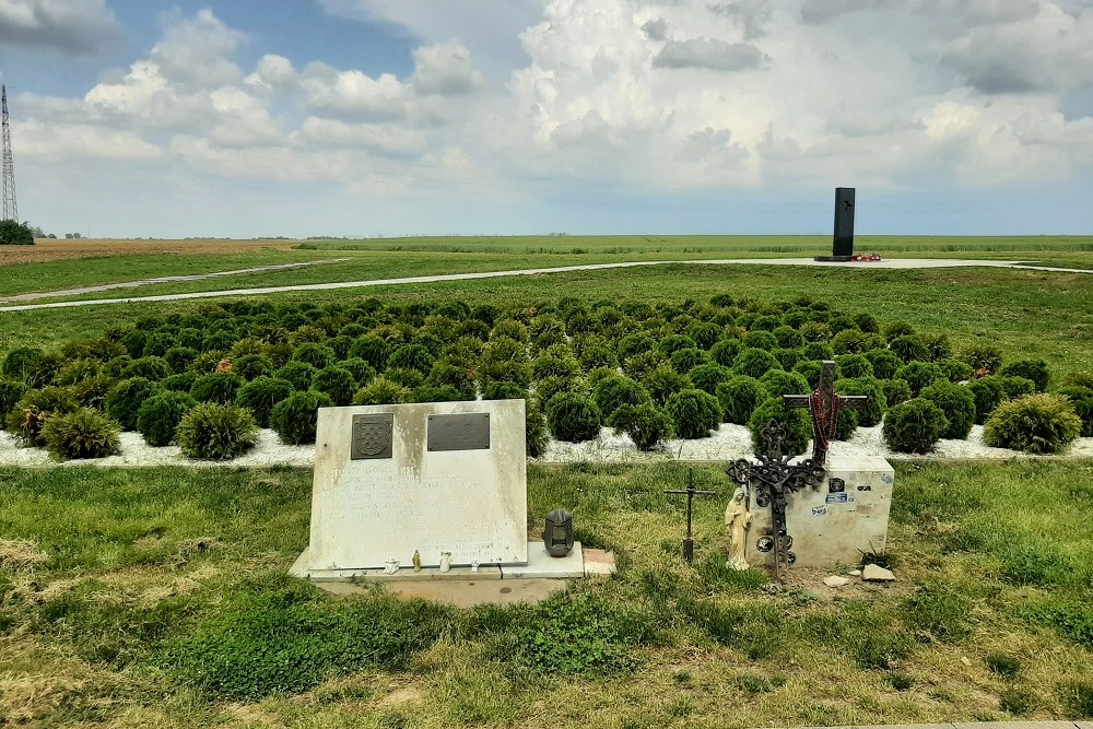 Monument Massagraf Ovčara