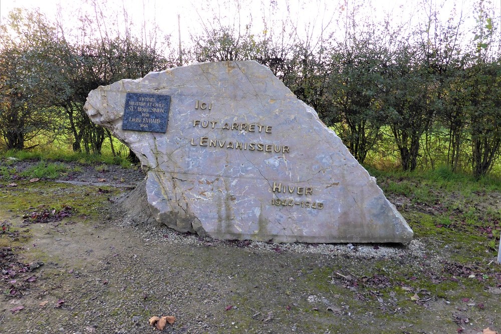 Memorial Stone Humain