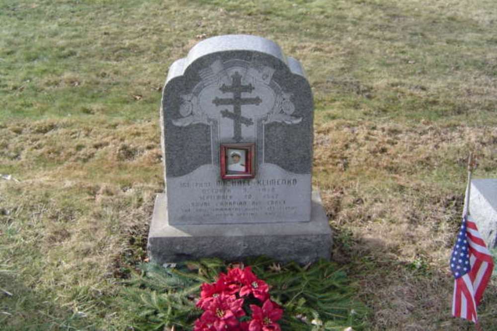 Commonwealth War Grave Deer Creek Cemetery
