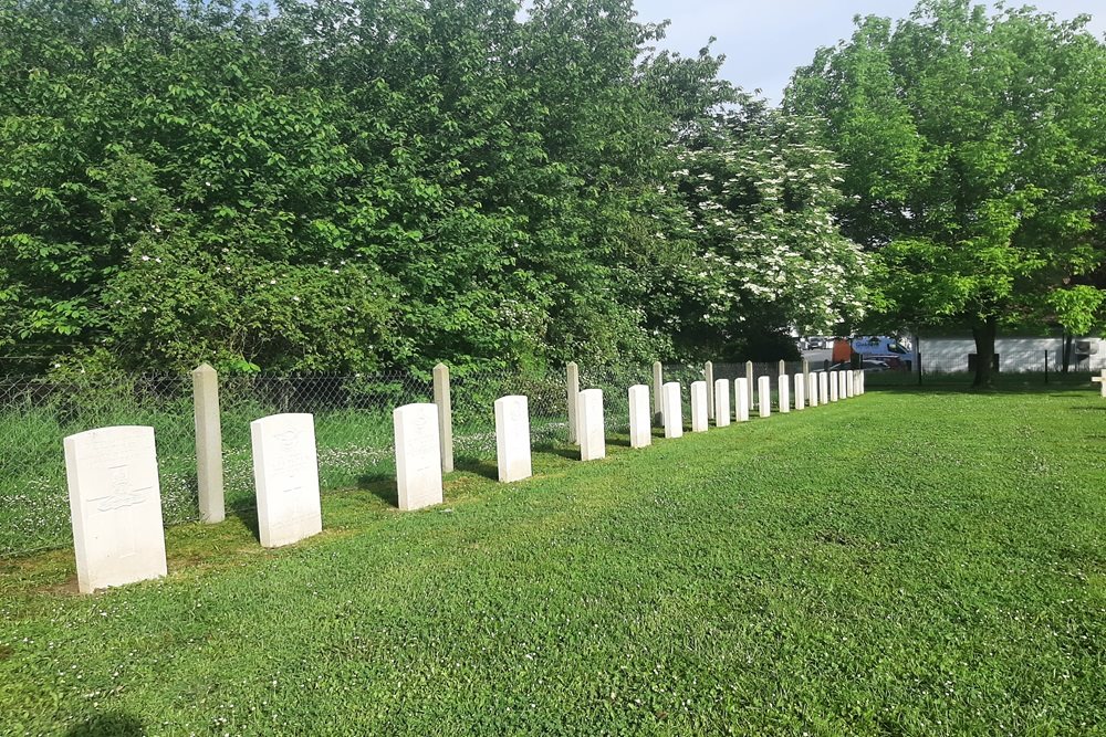 Commonwealth War Graves Dormans #2