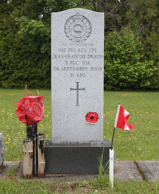 Canadian War Grave Cimetiere Saint-Louis-de-Courville