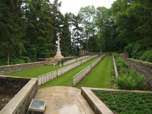 Commonwealth War Cemetery Trefcon
