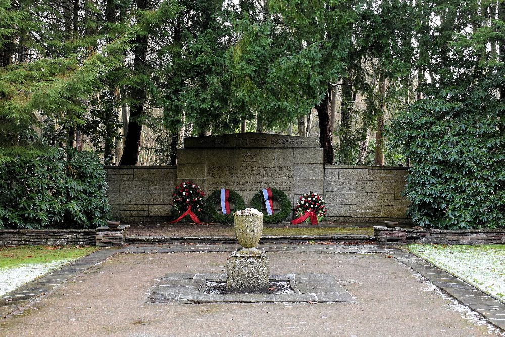 Monument Vermoorde Joden Joodse Begraafplaats Friedhof Ohlsdorf Hamburg