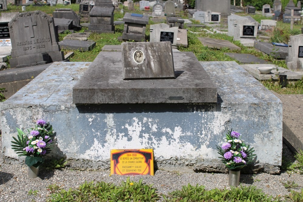 Belgian Graves Veterans Montigny-Le-Tilleul #2