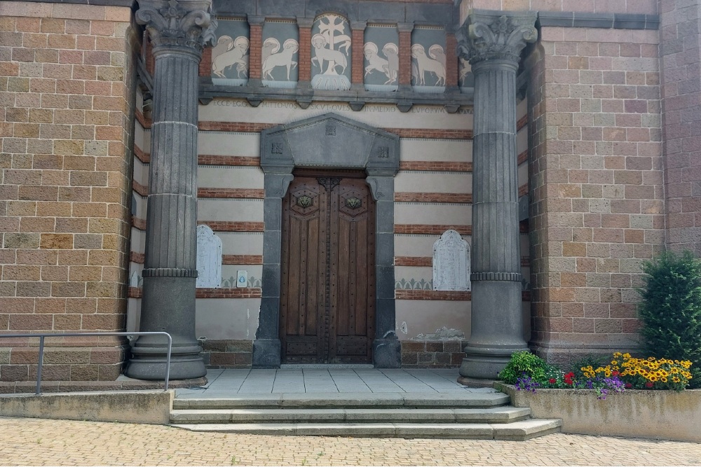 War Memorial glise Saint-Barthlemy de Grzieu-le-March #4