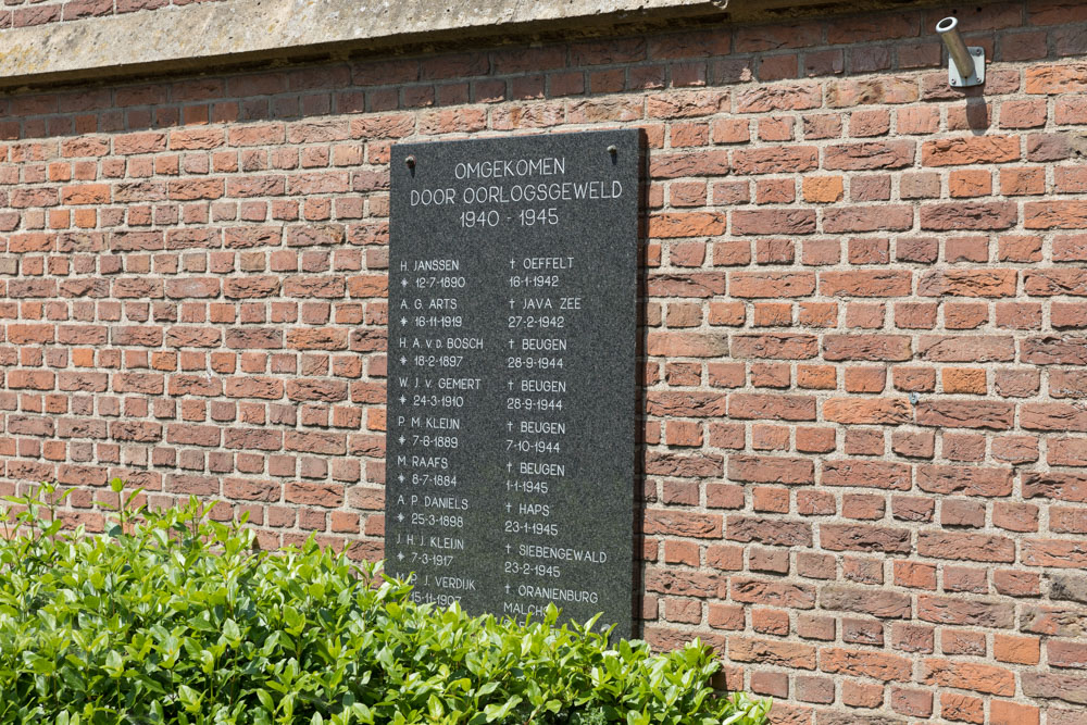 War Memorial Beugen #3