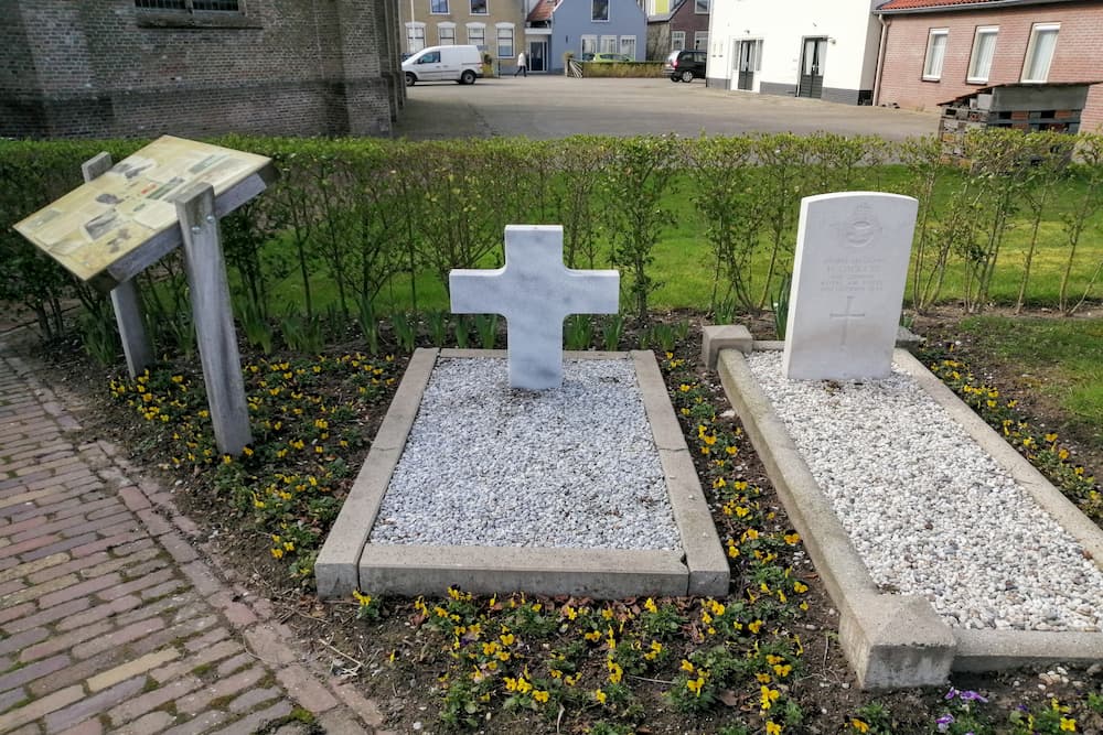 Commonwealth War Grave Old Cemetery Den Bommel