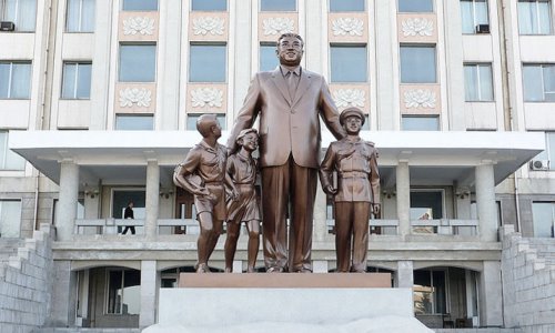 Statue Kim Il-sung