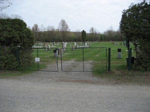 Commonwealth War Grave Woodside Cemetery