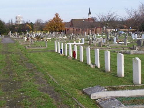 Commonwealth War Graves Surbiton Cemetery