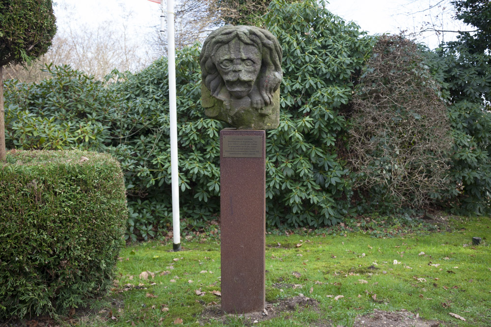 Memorial Lion's head