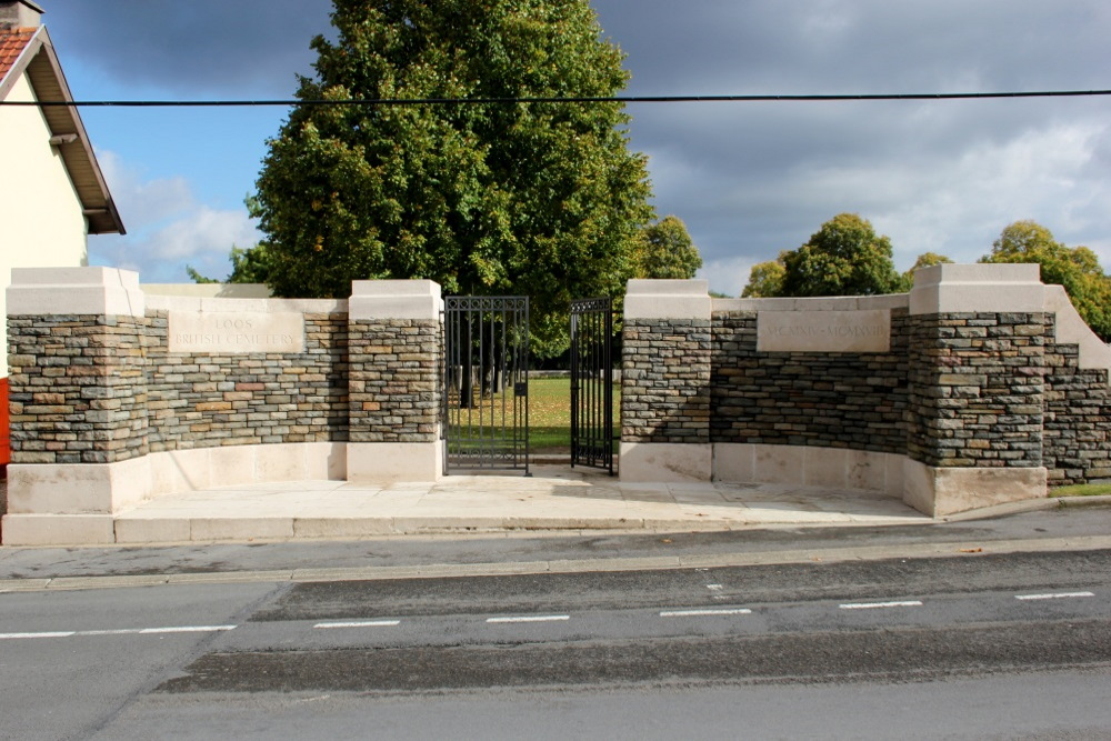 Commonwealth War Cemetery Loos