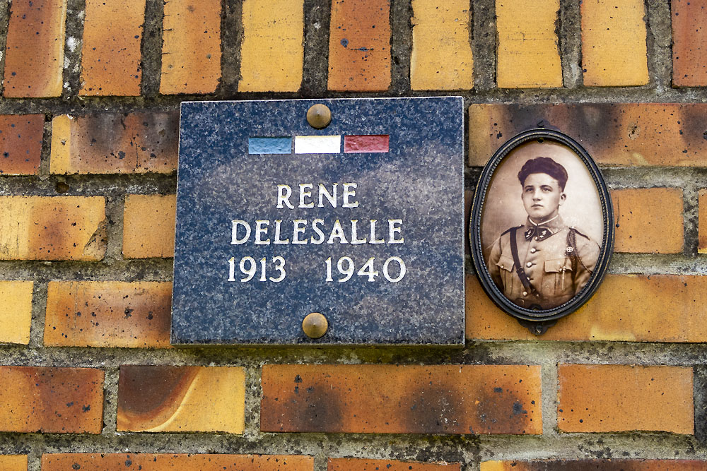 Franse Oorlogsgraven WW2 en Monument Ronchin #3