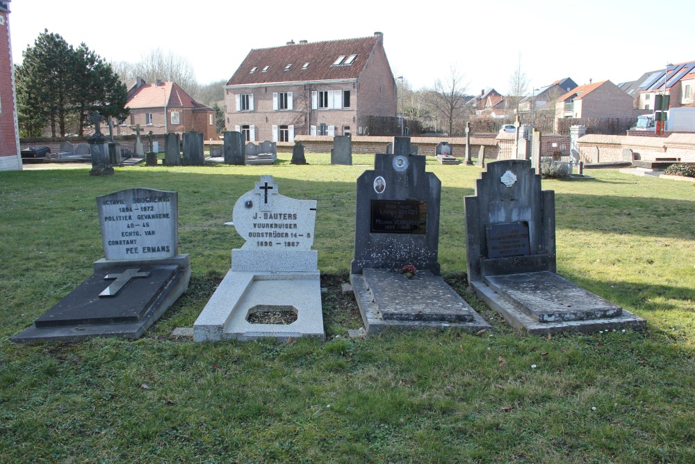 Belgian Graves Veterans Korbeek-Lo Churchyard