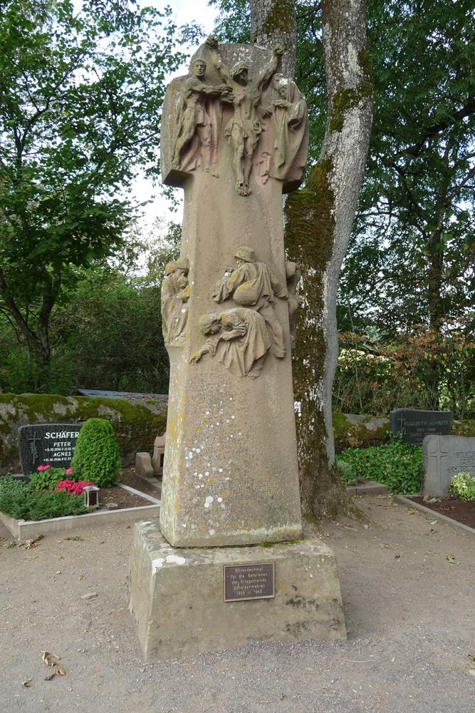 Oorlogsmonument Schalkenmehren #2