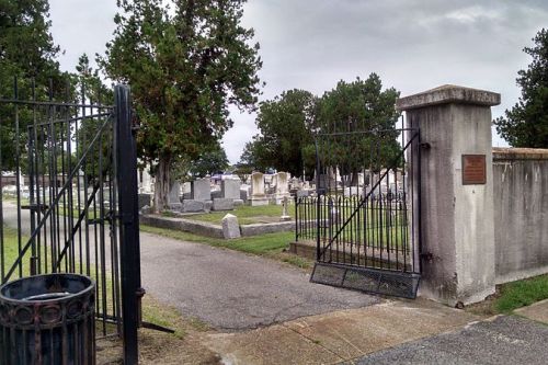 Commonwealth War Grave Cedar Grove Cemetery
