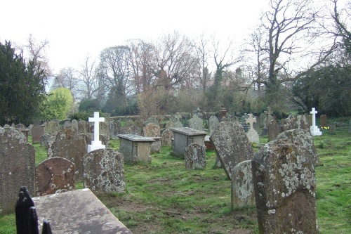 Oorlogsgraven van het Gemenebest St. Cattwg Churchyard
