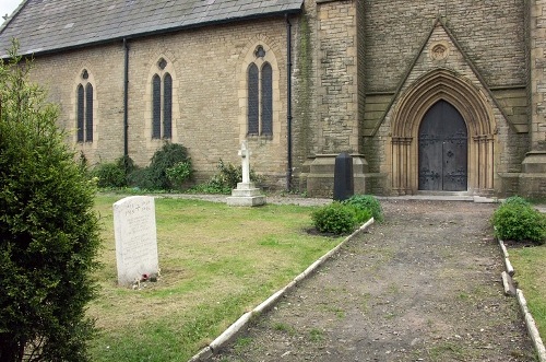 Commonwealth War Graves Christ Church Churchyard