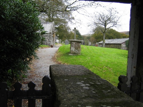 Commonwealth War Graves Sheepstor Churchyard