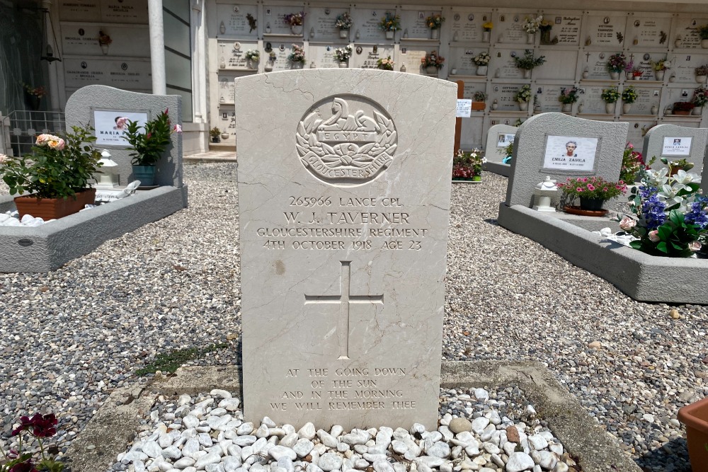 Commonwealth War Grave Sirmione Communal Cemetery