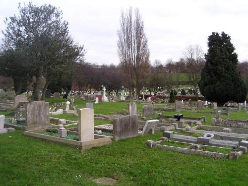 Commonwealth War Graves Stevenage Cemetery