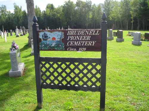 Oorlogsgraf van het Gemenebest Brudenell Cemetery