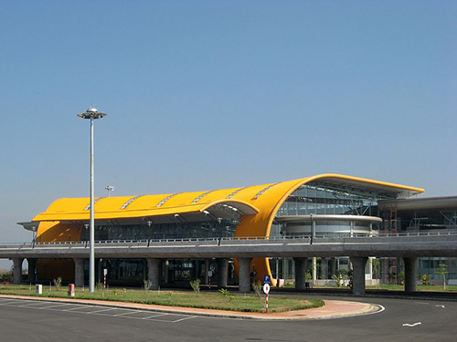Lien Khuong Airport