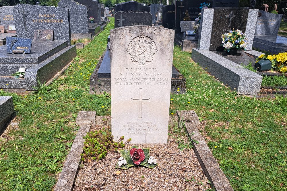 Commonwealth War Graves Municipal Cemetery Cronenbourg West Strasbourg #3