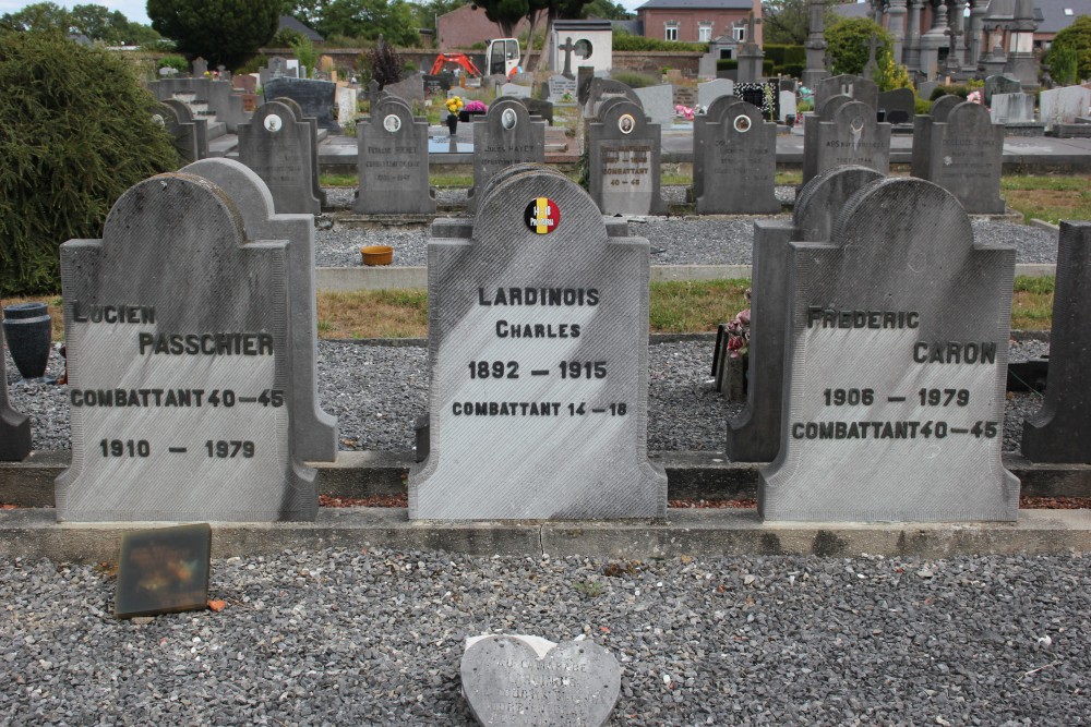 Belgische Oorlogsgraven Court-Saint-Etienne