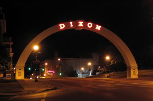 Memorial Arch Dixon
