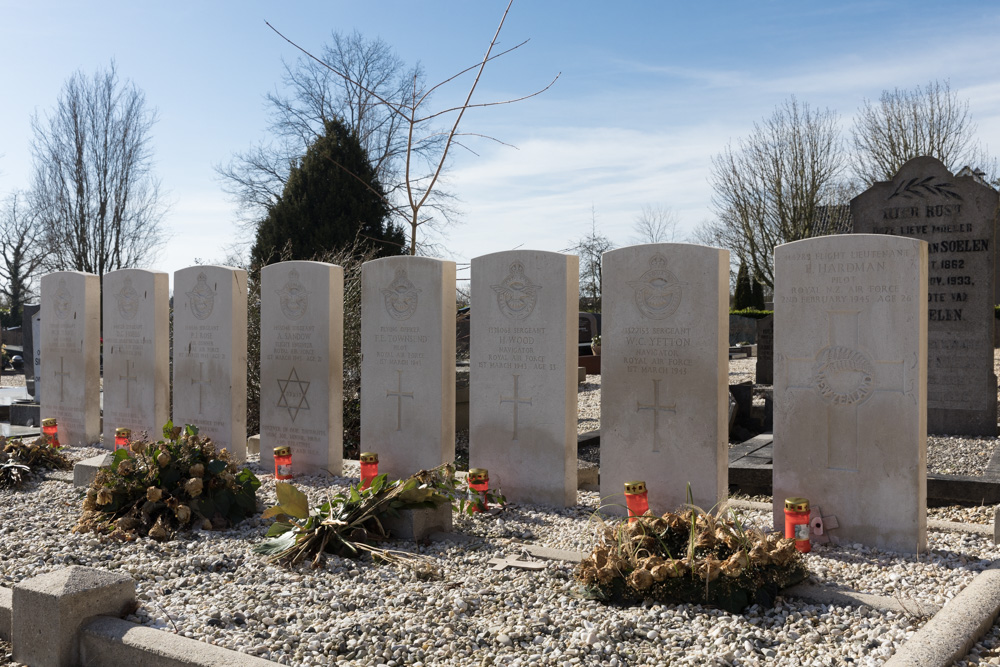 Commonwealth War GravesProtestant Churchyard Wadenoijen