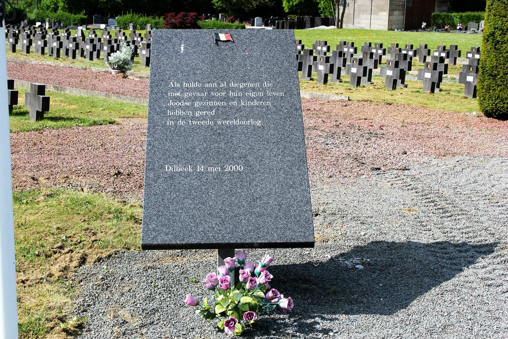 Commemorative Plate Veterans War Graves