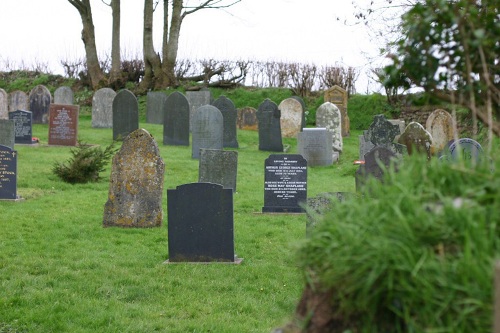 Commonwealth War Grave Newton Tracey Churchyard