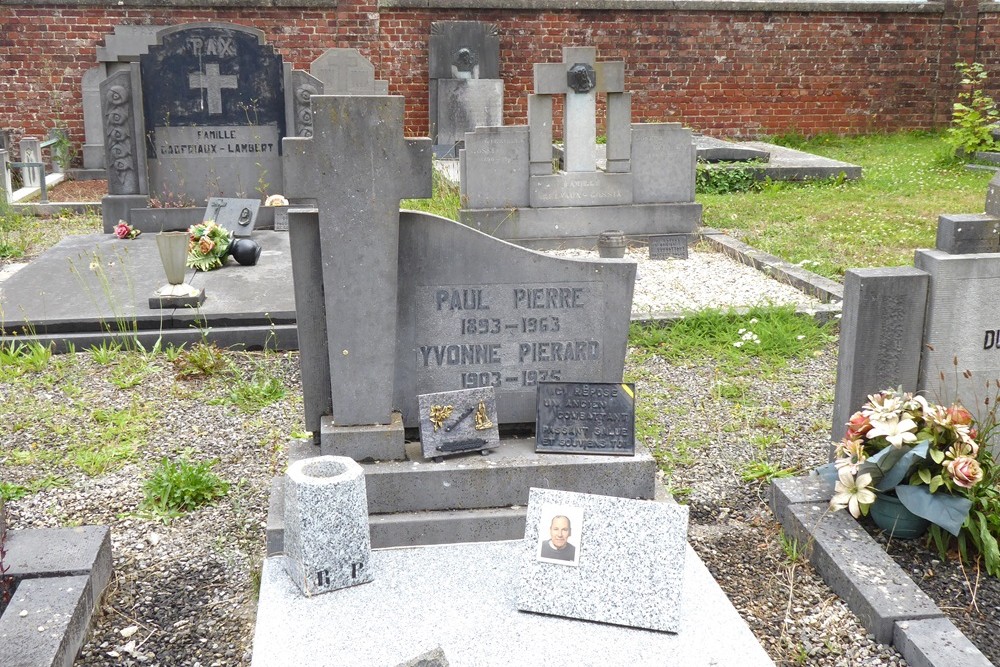 Belgian Graves Veterans Villers-le-Gambon #4