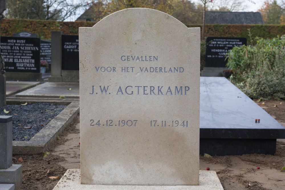 Grave Resistance Fighter General Cemetery Steenderen