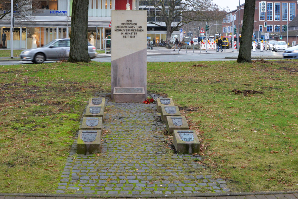 Monument Voor Vluchtelingen En Verdrevenen #5