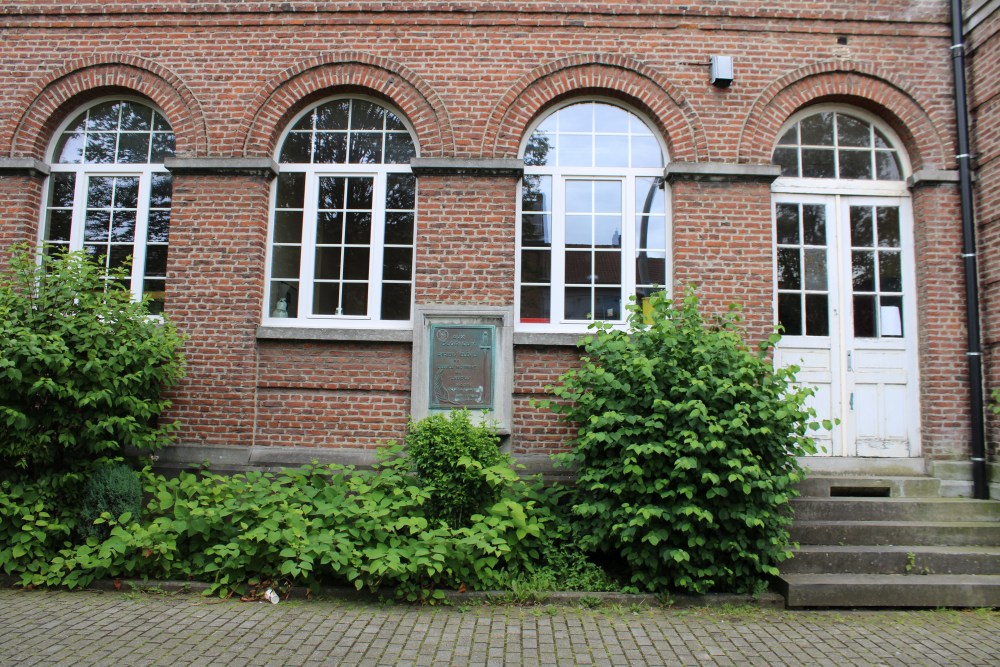 Memorial Former Students Secondary School Fleurus