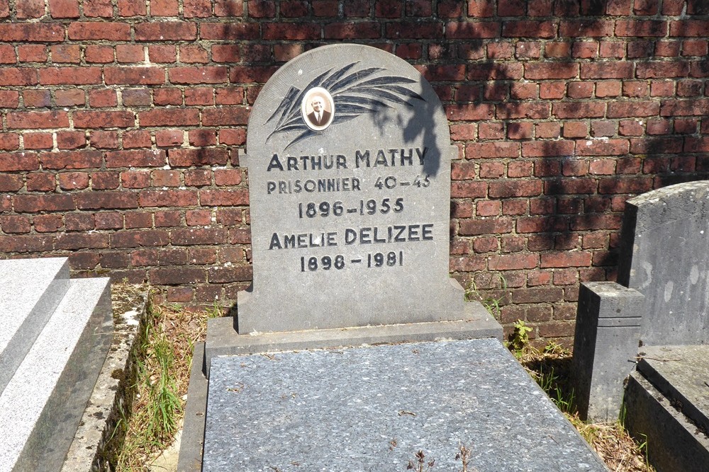 Belgian Graves Veterans Oignies-en-Thirache #4