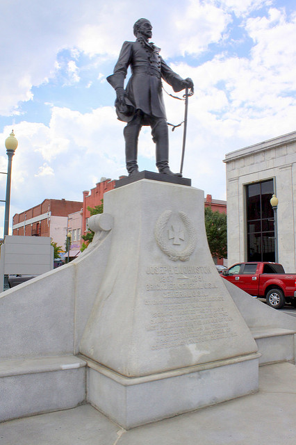 Standbeeld General Joseph E Johnston