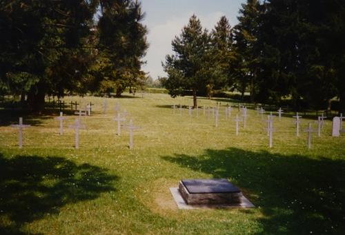 Duitse Oorlogsbegraafplaats Dannevoux